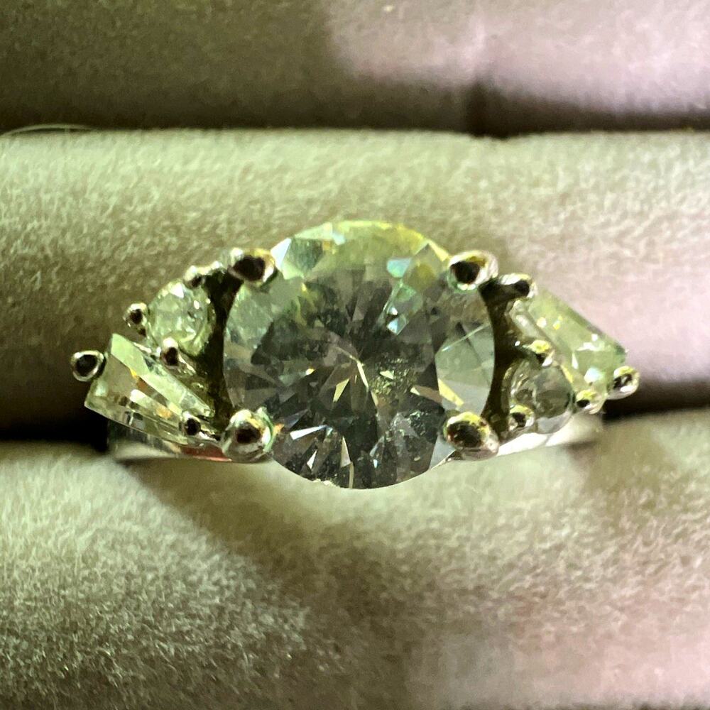 Vintage Prong Set unknown metal Engagement Ring Round Clear Main Stone White